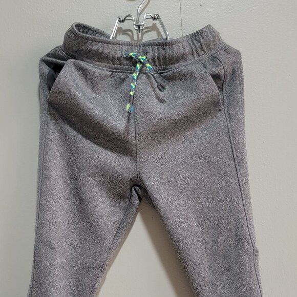 Boys Athletic Bundle – Size XXS (3/4) - Picture 2 of 4